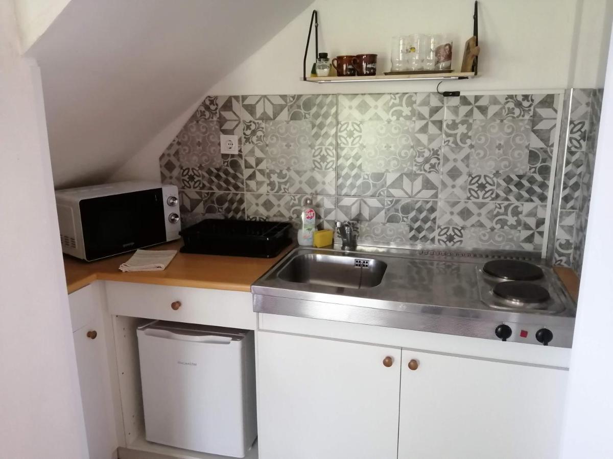 Gesztenye Vendeghaz Ságvár Buitenkant foto