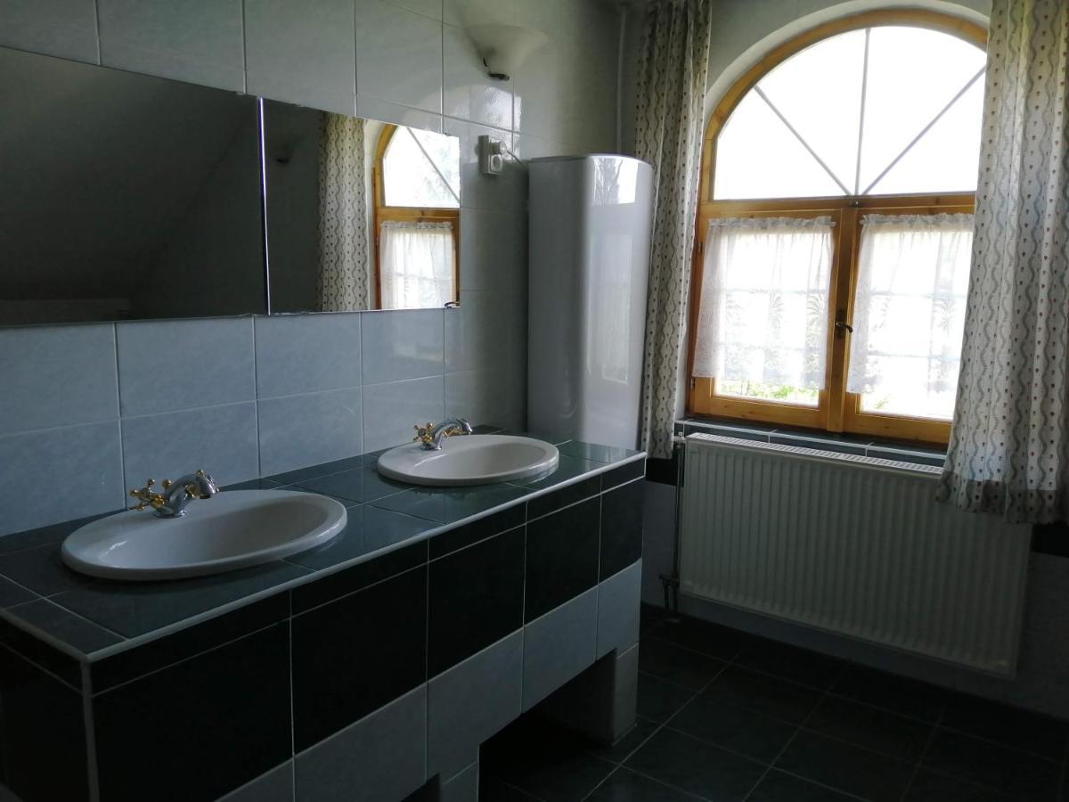 Gesztenye Vendeghaz Ságvár Buitenkant foto