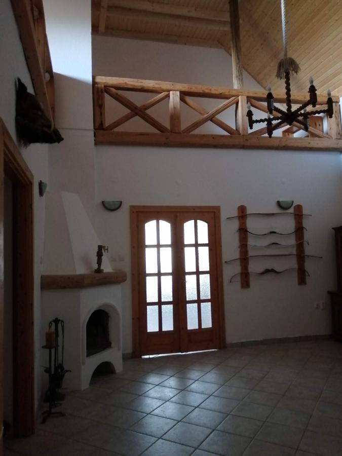 Gesztenye Vendeghaz Ságvár Buitenkant foto