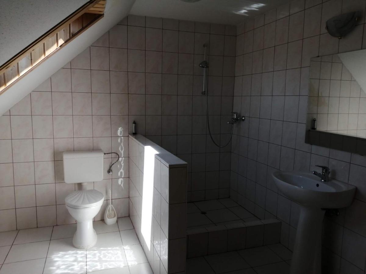 Gesztenye Vendeghaz Ságvár Buitenkant foto