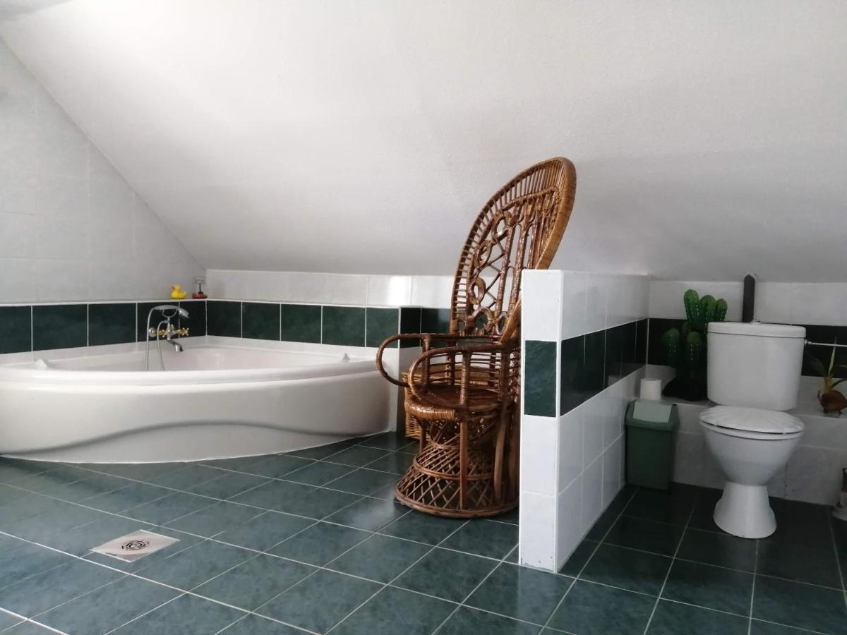 Gesztenye Vendeghaz Ságvár Buitenkant foto