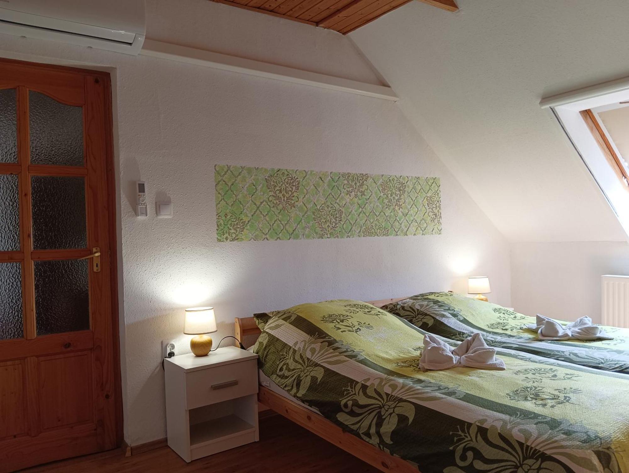 Gesztenye Vendeghaz Ságvár Buitenkant foto